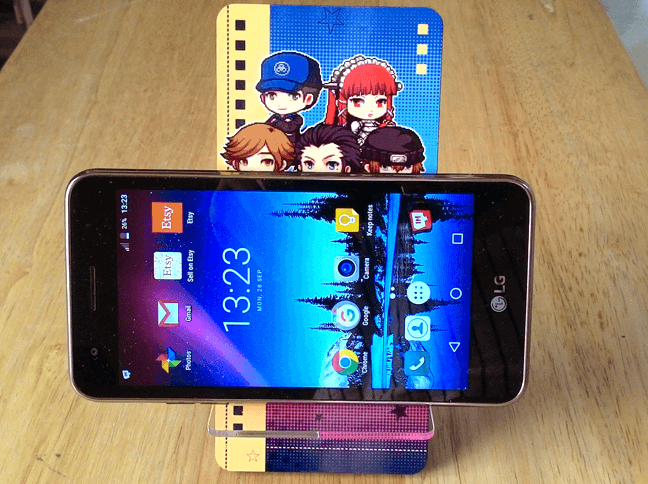 Thumbnail: Persona 3 Phone Stand Holder