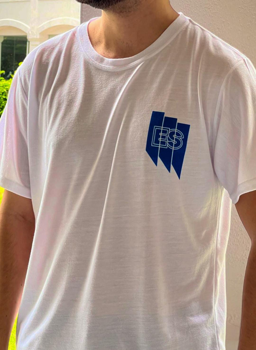 camiseta blanca ES maye