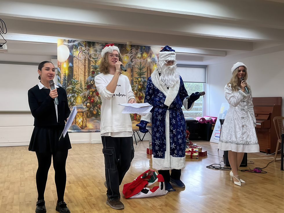 Новогодняя атмосфера праздника в старшей школе Morfosis