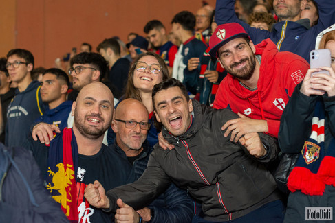 ragazzi genoani allo stadio il 19 maggio per la risalita del genoa in serie a