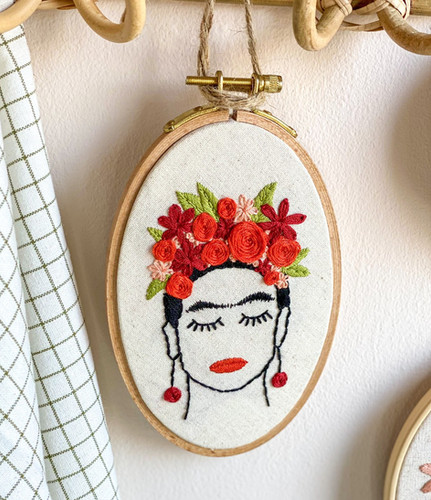 Borduurpatronen: Frida Kahlo Daffie's DIY