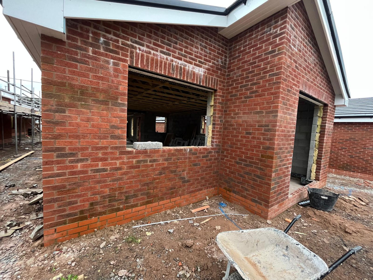 Construction projects
Building development
Residential construction
Commercial development
Renovation projects
Sustainable construction
Modern architecture
Building restoration
Site management
Property development
High-quality craftsmanship
