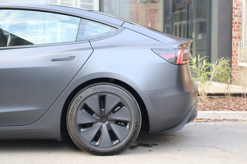 tesla Model 3- Aile arrière