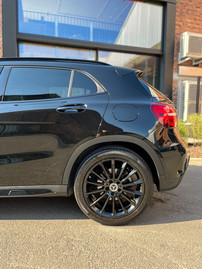 Mercedes GLA aile arriĂšre gauche