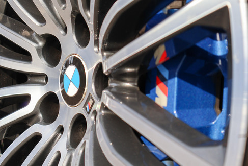 Jante BMW 530d G31 avec l'étrier de frein bleu protégé avec une céramique à Lille