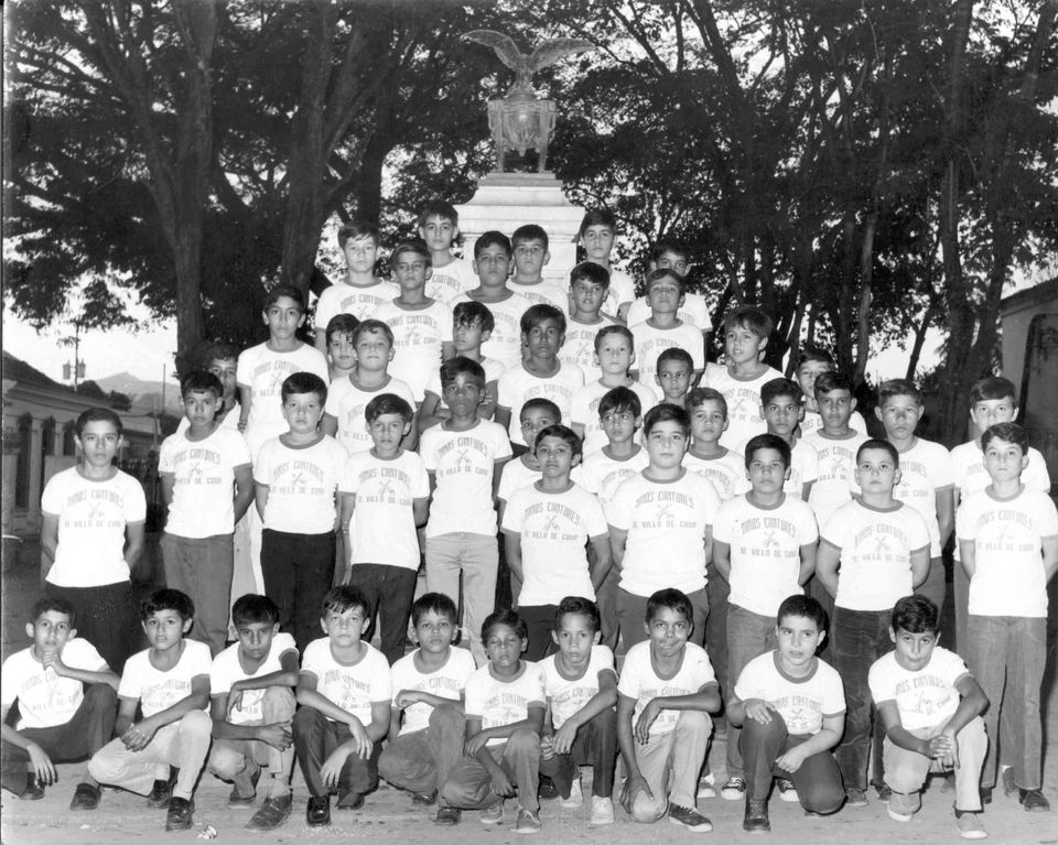 coro principal solo varones.jpg