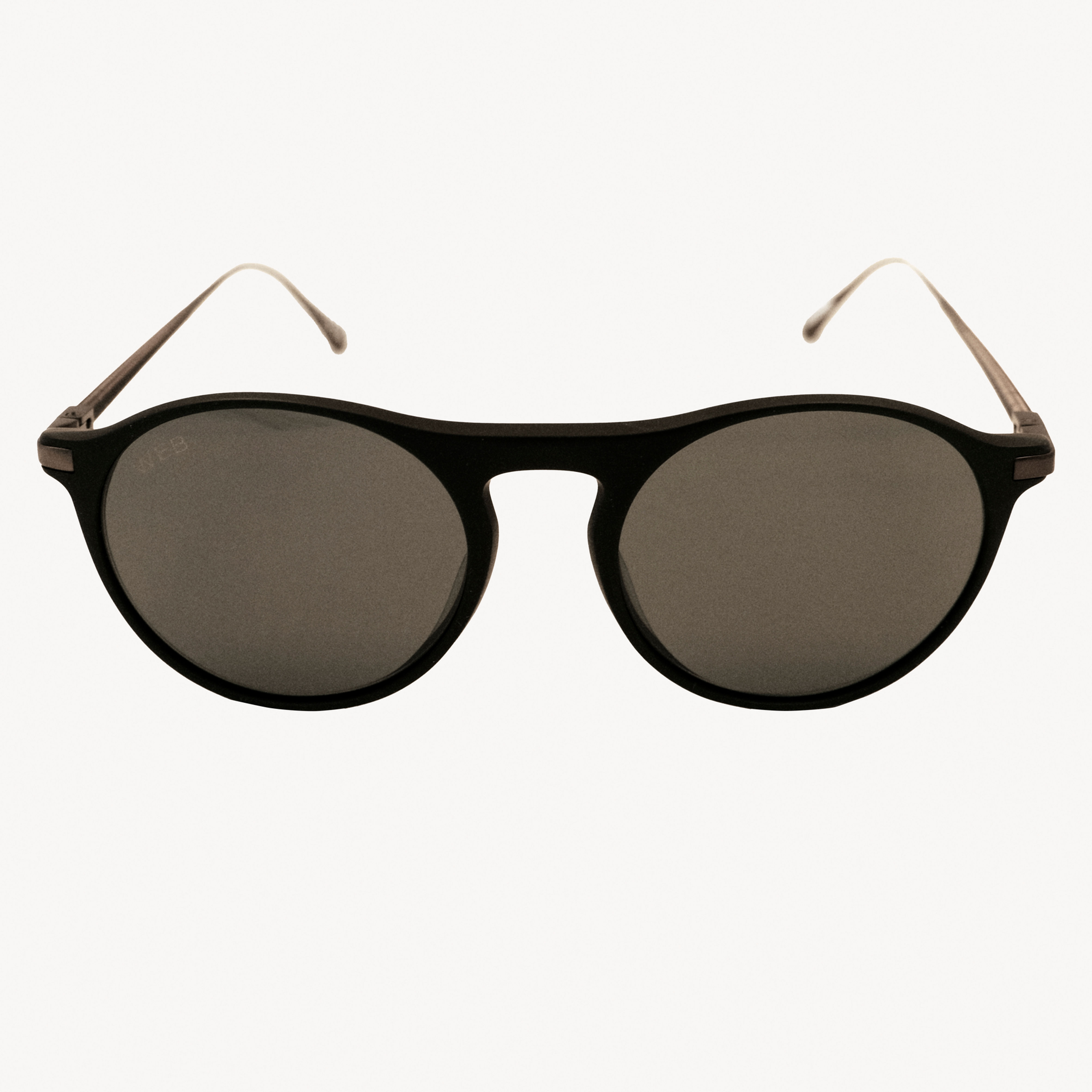 Round black sunglasses with mirrored lenses