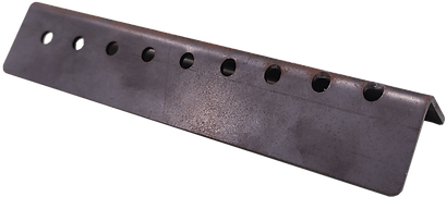 contoh lubang yang terdistorsi akibat dekat dengan garis tekuk