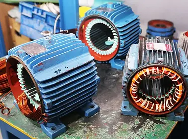 quais-sao-os-tipos-de-motores-eletricos-e-como-funcionam-engenharia360-trifásico (1).webp