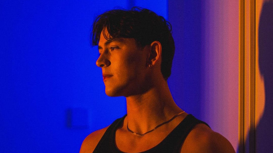 Gabriel Álvarez Surprises with his New Single "LET Ü GO"