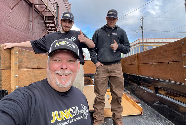 Picture of Junk Bees employees