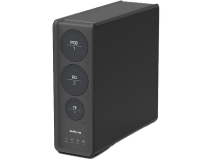 Taze Su Teknolojisi: "Su bir tankta beklemez; siz musluğu açtığınız anda yüksek performanslı membranlar sayesinde anlık olarak arıtılır ve her zaman tazedir."
Kompakt ve Şık Tasarım: "Tank barındırmadığı için geleneksel cihazlara göre %50 daha az yer kaplar, modern mutfaklarda tezgah altı alanınızı size bırakır."
Yüksek Üretim Kapasitesi: "600 GPD ve üzeri yüksek kapasiteli membranlar sayesinde, suyunuz incecik değil, tam istediğiniz debide ve basınçla akar."
Düşük Atık Su Oranı: "Yeni nesil direkt akış teknolojisi, geleneksel tanklı sistemlere göre çok daha az su atığı oluşturarak doğayı ve bütçenizi korur."
Akıllı Takip Ekranı: "Filtre ömrünü ve su kalitesini (TDS) anlık olarak gösteren dijital panellerle kontrol her zaman sizde."