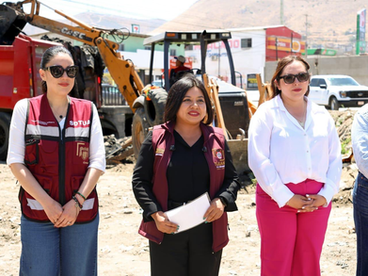 LIMPIAN CANAL PLUVIAL EN EJIDO MATAMOROS COMO PARTE DEL PROGRAMA TIJUANA: CIUDAD LIMPIA
