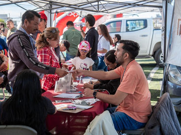 BURGUEĆO LLEVA MACRO JORNADA DE BIENESTAR A SALVATIERRA