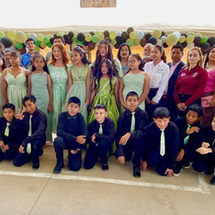 CLAUDIA AGATÓN FELICITA A GRADUADOS DE PRIMARIA BILINGÜE EN MANEADERO