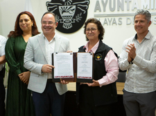 FIRMAN CONVENIO EN APOYO A BOMBEROS DE PLAYAS DE ROSARITO