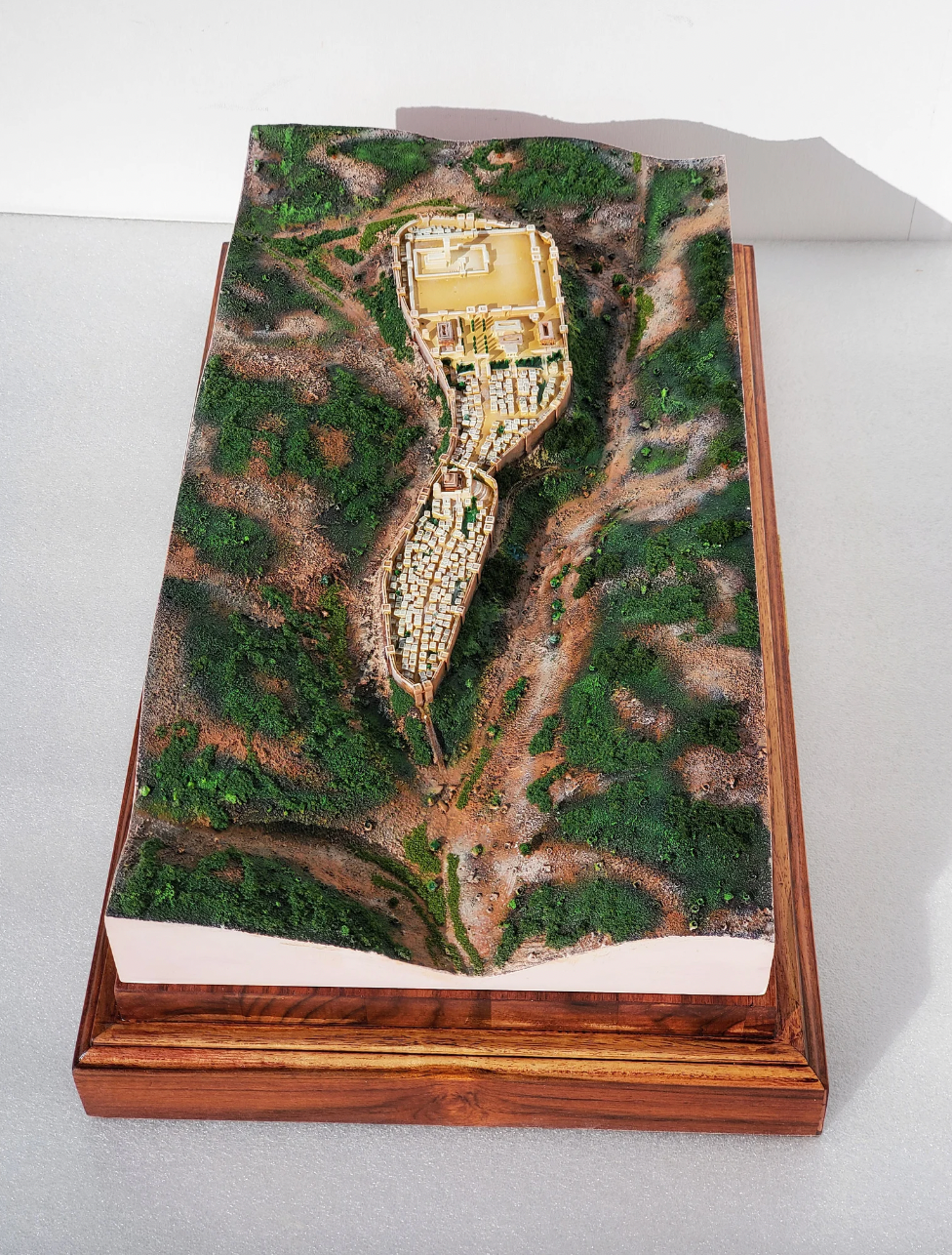 Thumbnail: Jerusalen durante el reinado de Salomon sobre base de madera