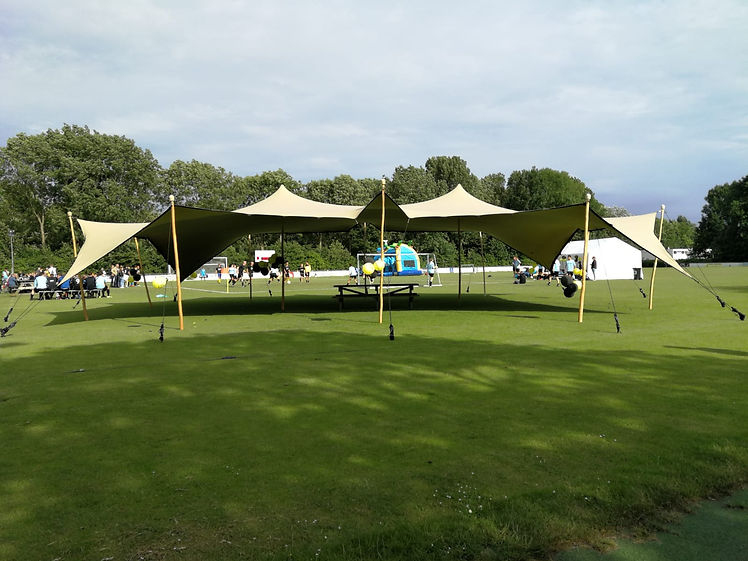 10x15 stretchtent grasveld 2.jpg
