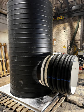 Ūdenslīmeņa regulēšanas tvertnes