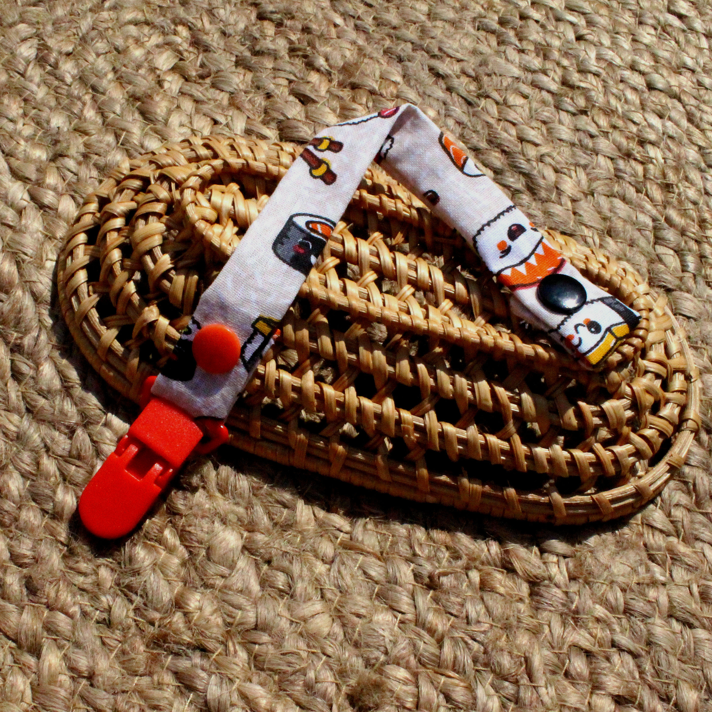 Attache tétine sushi