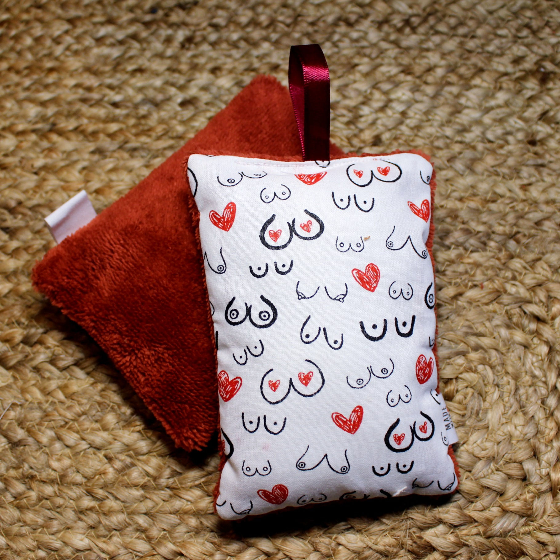 Eponge de soins Boobies brique