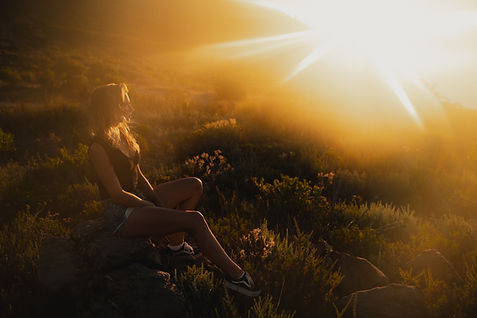portraitshooting-frauenfotografie-sonnenuntergang-ines-nienhaus-fotografie