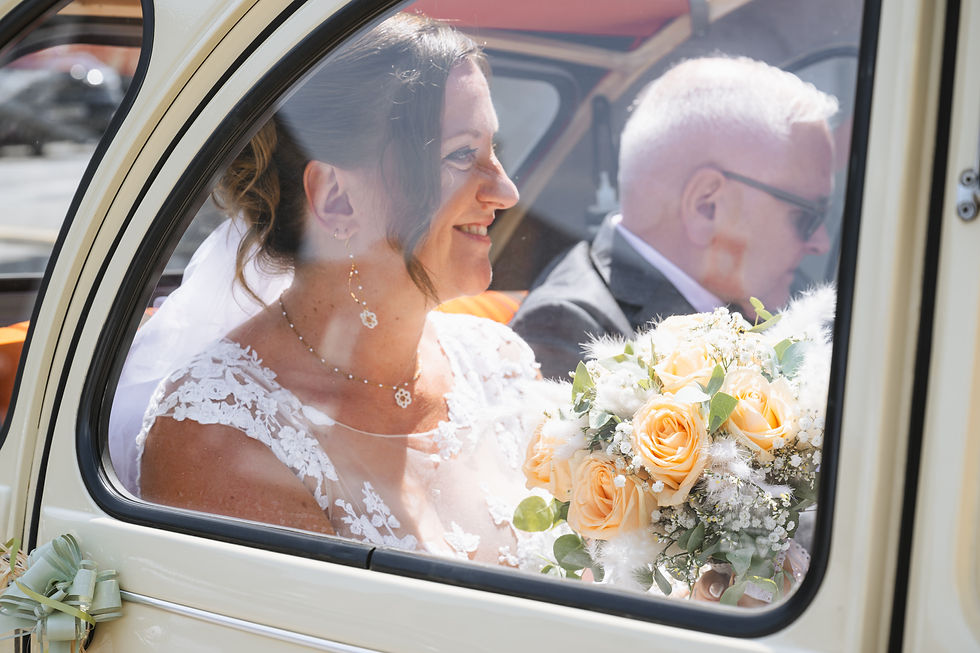 Mariée dans une 2CV