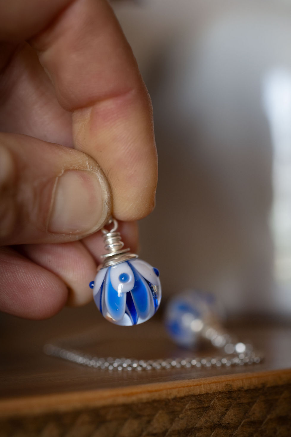 Miniature : pendentif pétales • bleu • verre et argent • chaîne non incluse