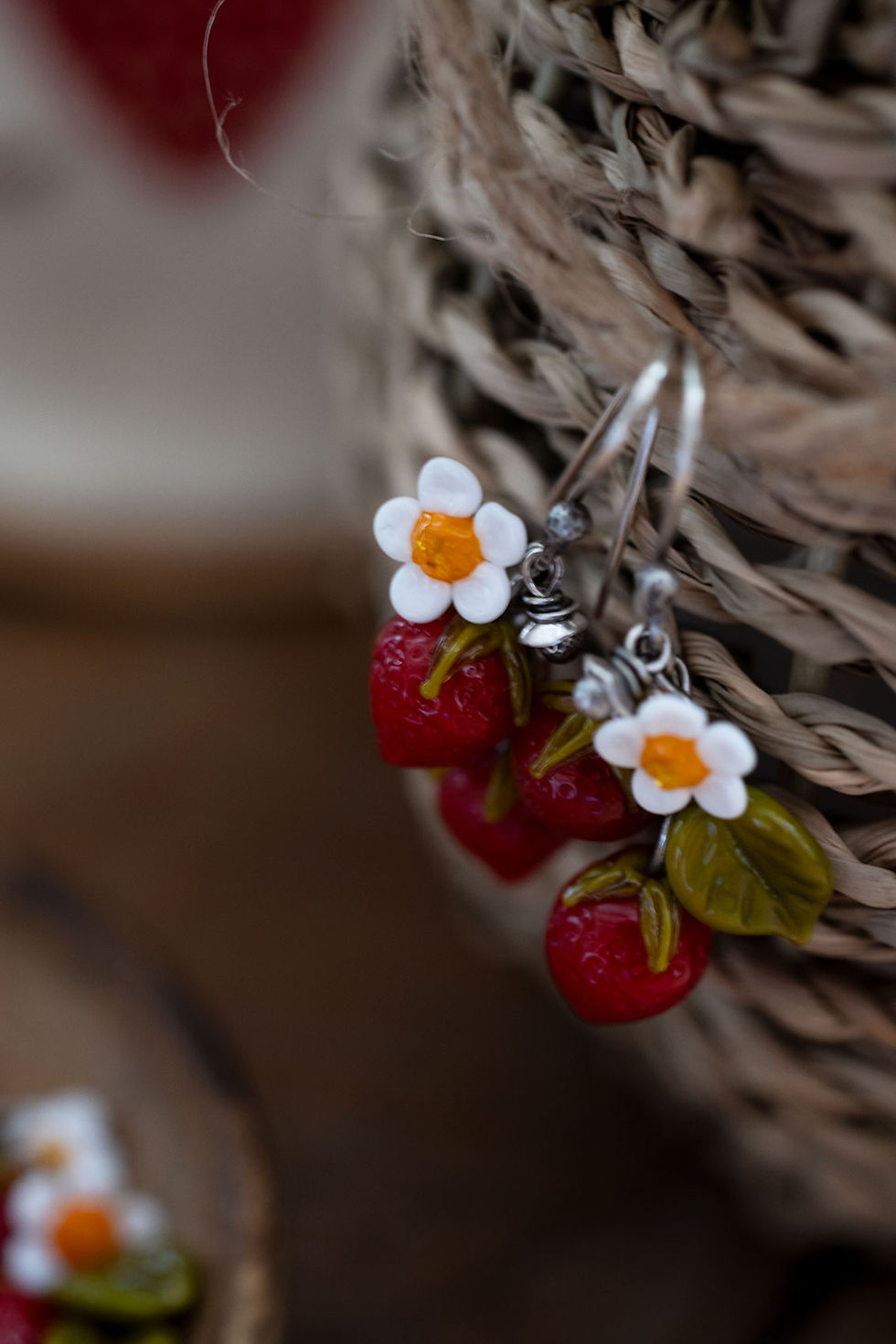 Miniature : SUR COMMANDE • boucles d'oreilles duo de fraises • verre et argent