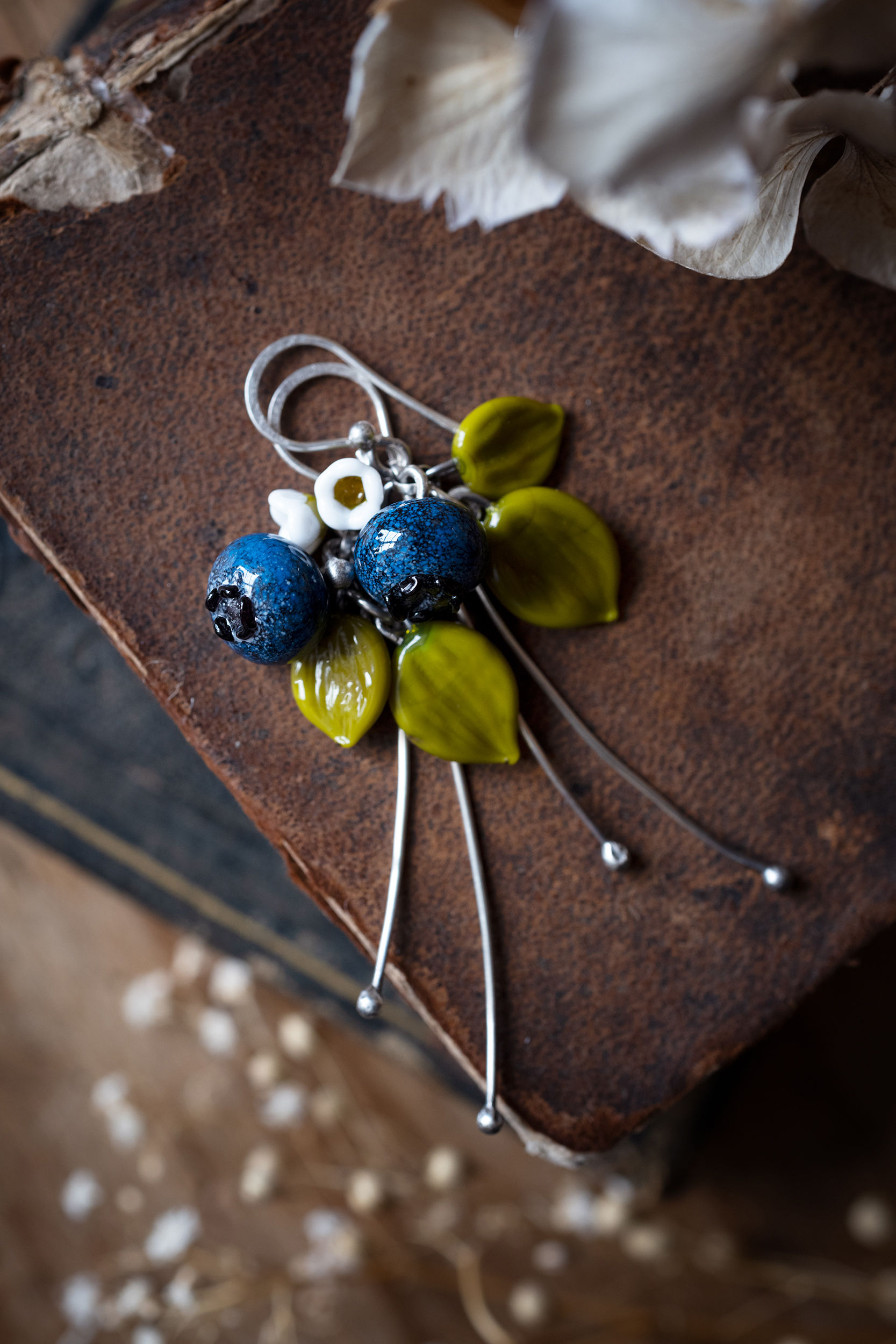 SUR COMMANDE • boucles d'oreilles myrtilles • les longues • verre et argent