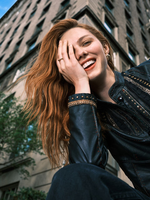 SMILE EXPRESS 2025-04 Model_Shot_07_0170