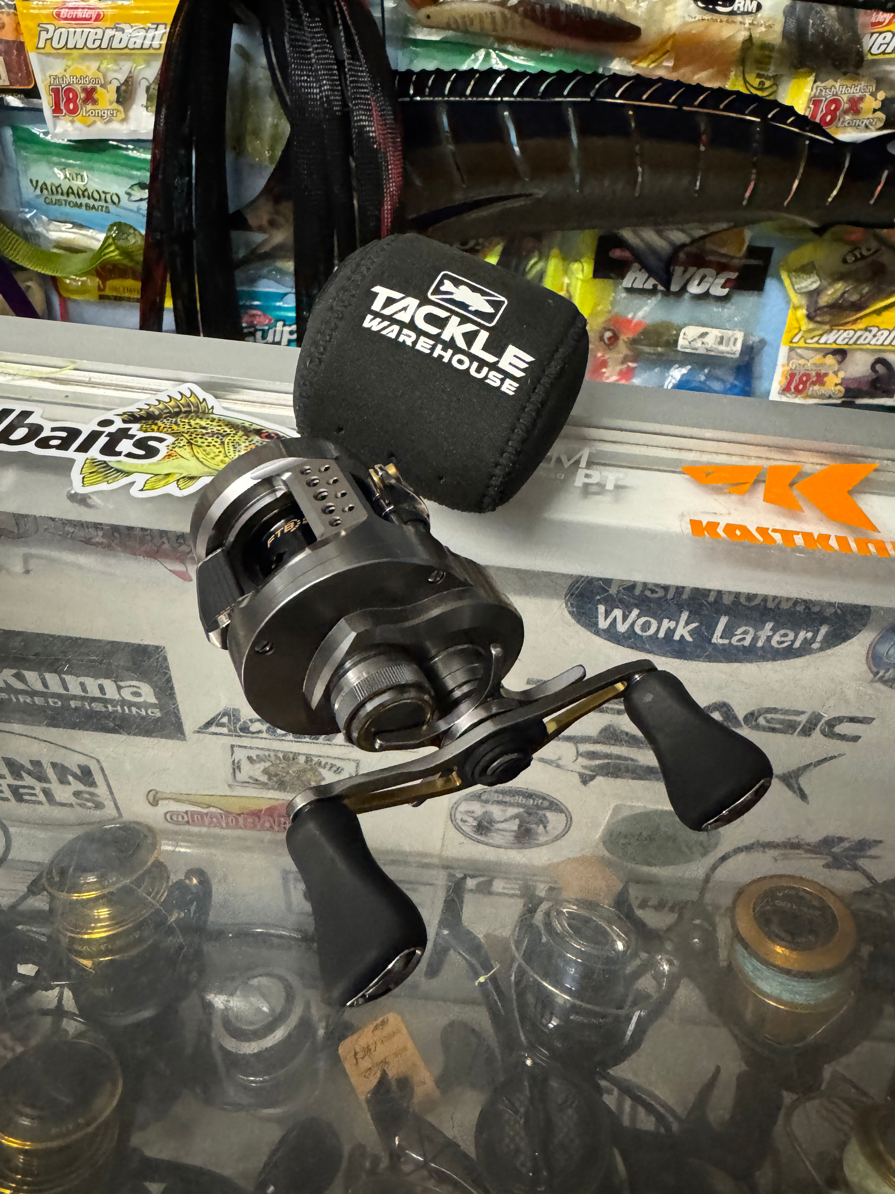 Shimano Calcutta BFS XG Baitcasting  fishing reel 