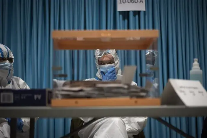 Serie: Las Fotografías más Impactantes de la Historia Parte 3. fotografía histórica, fotografías impactantes, fotos icónicas, imágenes históricas, fotos que cambiaron el mundo, fotos famosas, fotos de la historia, fotografía de guerra, imágenes icónicas, fotografías famosas, fotos históricas, mejores fotos del mundo, fotografías impactantes de la historia, fotos con historia, fotografía documental, fotos poderosas, imágenes que marcaron el mundo, fotos virales históricas, historia visual, fotos que impactan, fotos que cuentan historia, fotografía mundial, mejores imágenes de la historia, fotografías más famosas, fotos emblemáticas, fotos virales de la historia, fotografías icónicas, historia en imágenes, fotos inolvidables, imágenes poderosas.