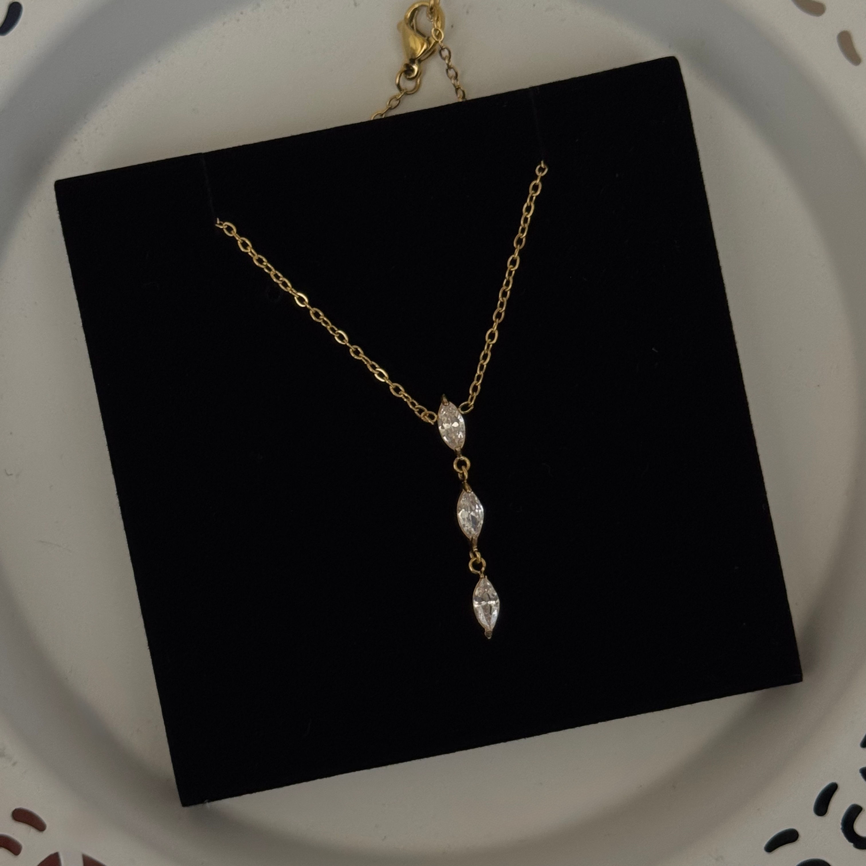 Alba Necklace