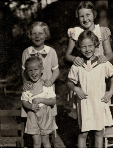 Monahan_Children_WilleyHouseFlagstop.jpg