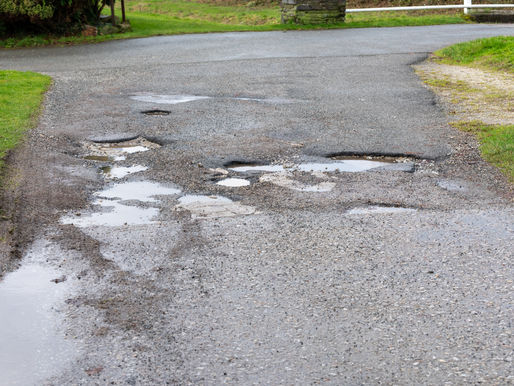 Signs You Need to Resurface Asphalt Driveway Surfaces