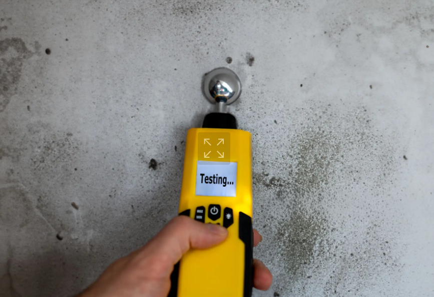 Feuchtemessung wird durchgeführt