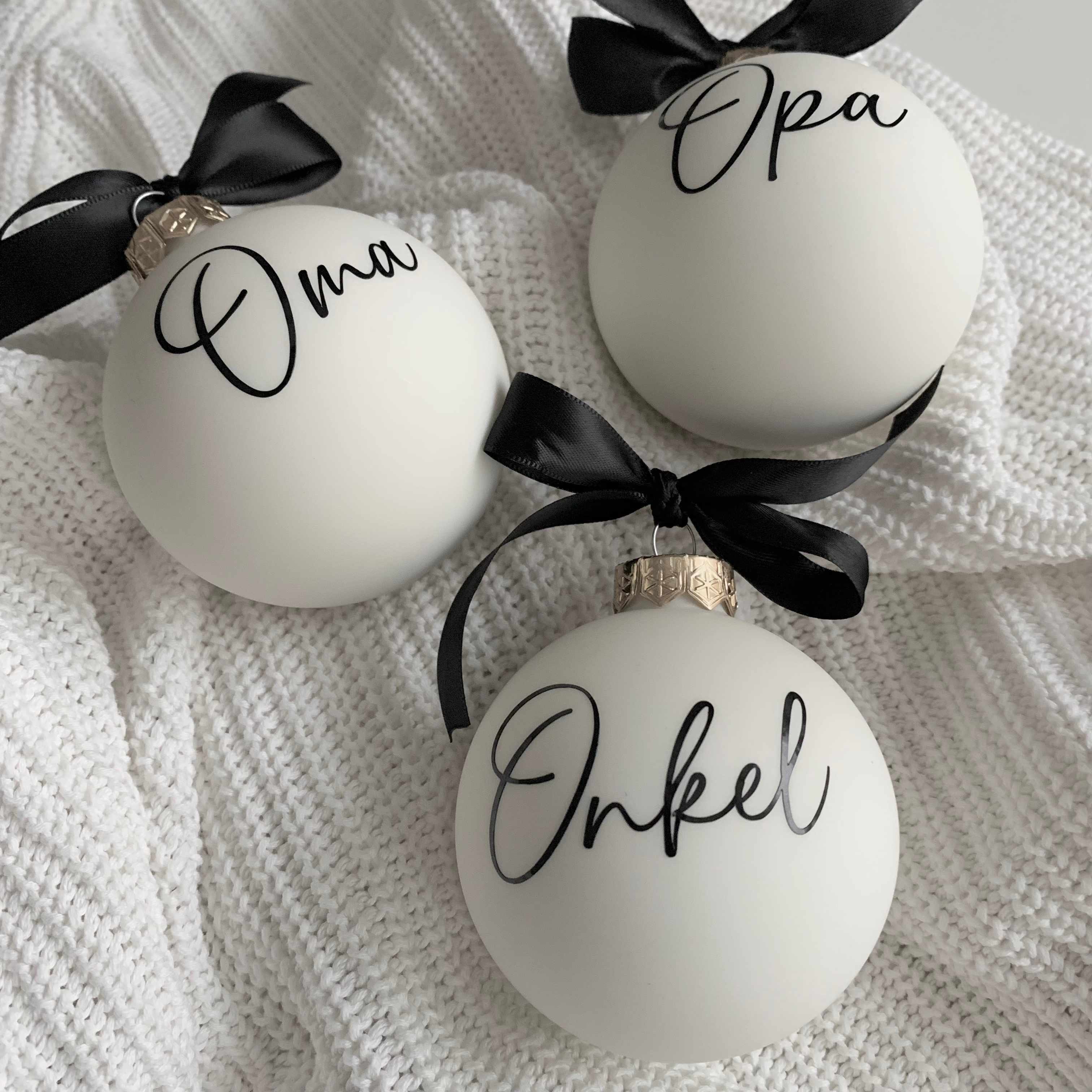 Weihnachtskugel 8cm creme, wollweiß