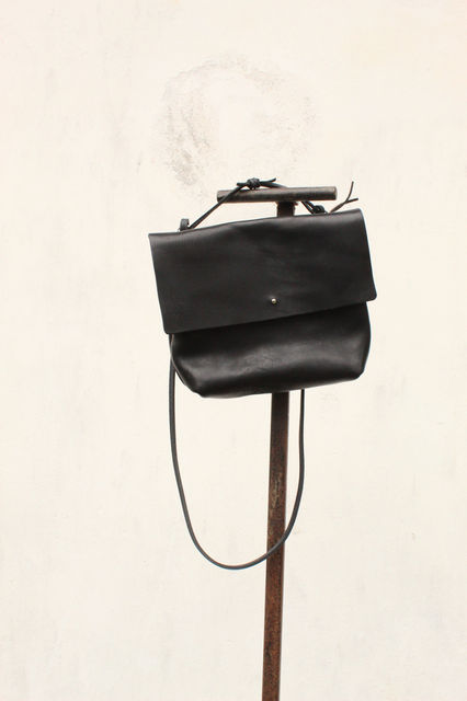 artigiana della pelle, creazioni artigianali in pelle, pelle italiana, vera pelle italiana, artigianato italiano, agende in pelle, accessorio in pelle, borsa in pelle, porsa piccola in pelle, zaino in pelle, marsupio in pelle, artigianato in pelle, pelletteria, regalo in pelle, regalo artigianale, artigianato in cuoio, arte del cuoso, pelletteria e cuoio, pochette in pelle, portamonete in pelle, regalo aziendale, per l'ufficio, porta tablet, porta pc, porta pc in pelle, zaino per l'ufficio, carpetta da ufficio in pelle, vera pelle italiana, concia naturale, pelle sostenibile, artigianato solidale, artigianato sostenibile, ecopelle, pelle ecologica, concia naturale