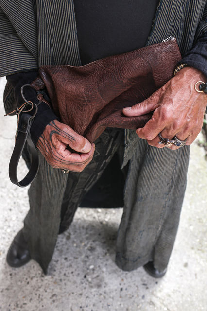 artigiana della pelle, creazioni artigianali in pelle, pelle italiana, vera pelle italiana, artigianato italiano, agende in pelle, accessorio in pelle, borsa in pelle, porsa piccola in pelle, zaino in pelle, marsupio in pelle, artigianato in pelle, pelletteria, regalo in pelle, regalo artigianale, artigianato in cuoio, arte del cuoso, pelletteria e cuoio, pochette in pelle, portamonete in pelle, regalo aziendale, per l'ufficio, porta tablet, porta pc, porta pc in pelle, zaino per l'ufficio, carpetta da ufficio in pelle, vera pelle italiana, concia naturale, pelle sostenibile, artigianato solidale, artigianato sostenibile, ecopelle, pelle ecologica, concia naturale