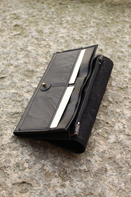 artigiana della pelle, creazioni artigianali in pelle, pelle italiana, vera pelle italiana, artigianato italiano, agende in pelle, accessorio in pelle, borsa in pelle, porsa piccola in pelle, zaino in pelle, marsupio in pelle, artigianato in pelle, pelletteria, regalo in pelle, regalo artigianale, artigianato in cuoio, arte del cuoso, pelletteria e cuoio, pochette in pelle, portamonete in pelle, regalo aziendale, per l'ufficio, porta tablet, porta pc, porta pc in pelle, zaino per l'ufficio, carpetta da ufficio in pelle, vera pelle italiana, concia naturale, pelle sostenibile, artigianato solidale, artigianato sostenibile, ecopelle, pelle ecologica, concia naturale