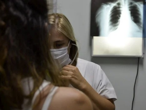 ConsensoSalud. Hospitales Nacionales comenzarán a cobrarles a los extranjeros no residentes