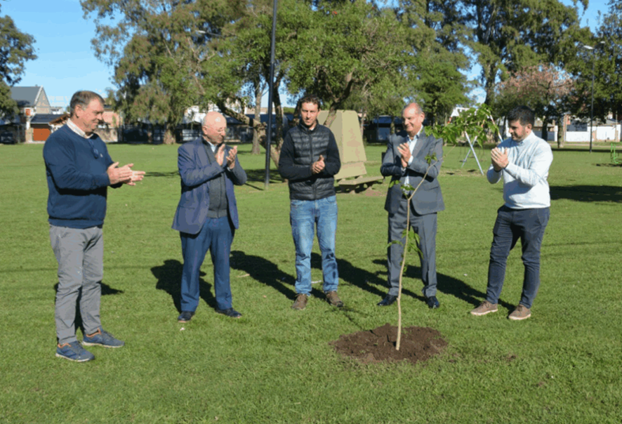 Cooperación Seguros. Donación de árboles en Venado Tuerto