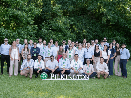 PILKINGTON. Brindis de Fin de Año y Networking