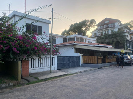 An executive 19 bedrooms house is for sale Plus a bar Osu Oxford street Just behind NO.1 Oxford treats hotel 🏨 Osu-RE PRICE :2 million dollers