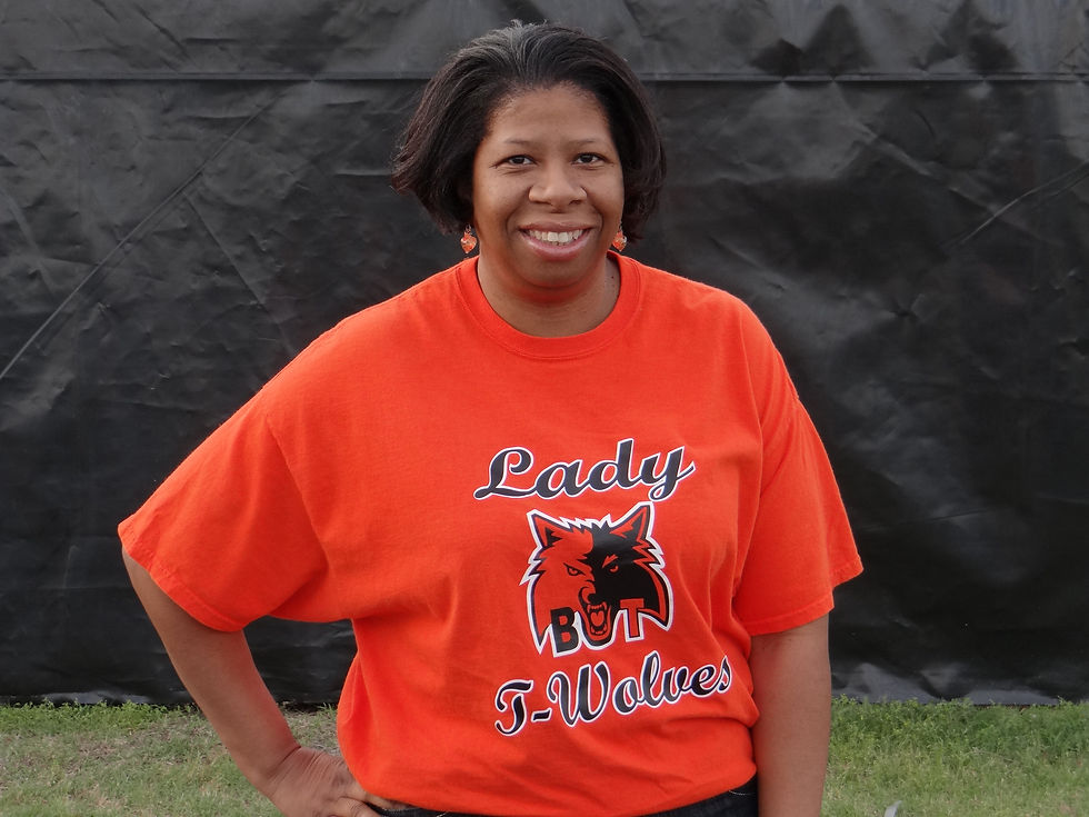 RACHELLE "CHELLE" SMITH