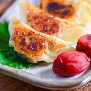 Chicken Gyoza ( 4pcs pan fried dumpling)