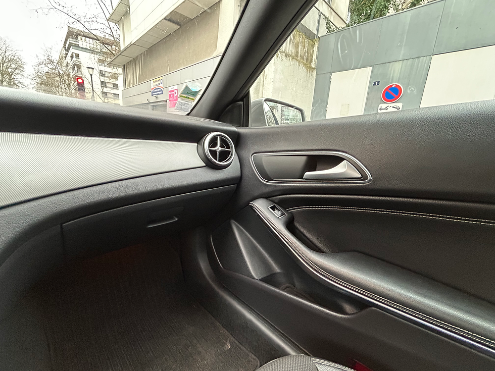 Miniature : MERCEDES CLASSE CLA - 2015 - 180 000 kms