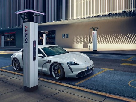 La voiture électrique de Porsche : autonomie de 1 300 km et recharge ultra-rapide.