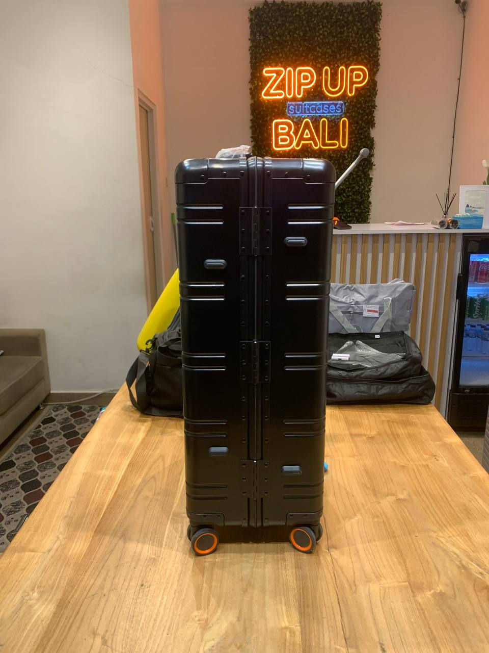 Thumbnail: Suitcase Hanke Premium Ultra Full Aluminium 28 inch,L